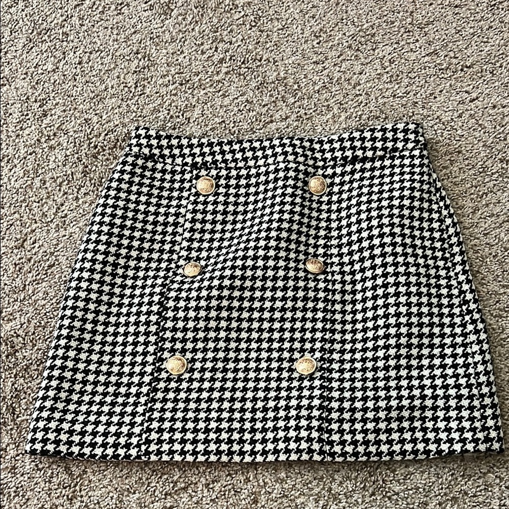 Classic Black and White Houndstooth Skirt